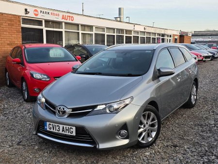TOYOTA AURIS